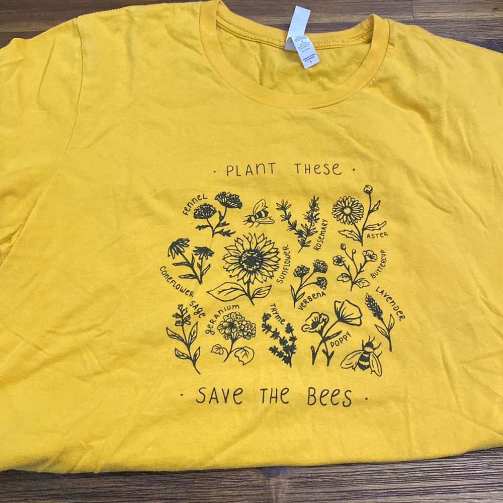 Save the bees graphic tee